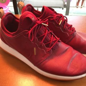 Men’s size 13 Nike roshe leather sneakers